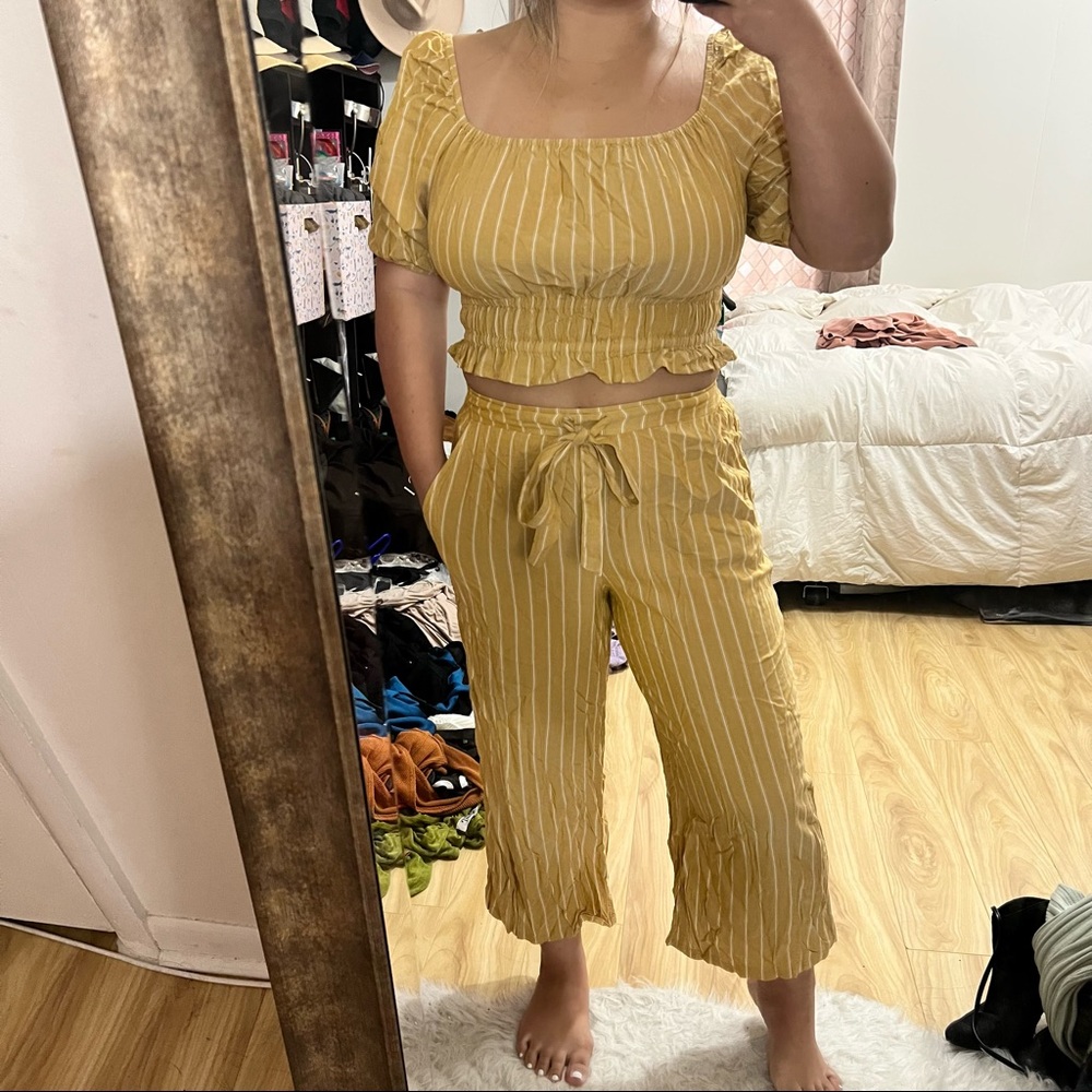 Arizona Jean Co. yellow striped matching set - medium